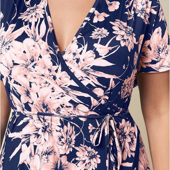 Plus Size Floral Print Wrap Dress - Picture 2 of 5